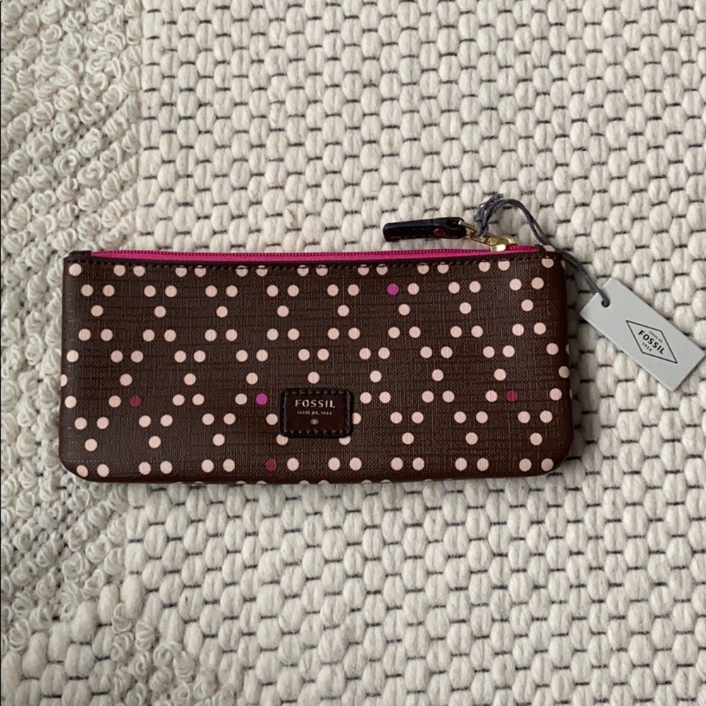 Fossil pouch